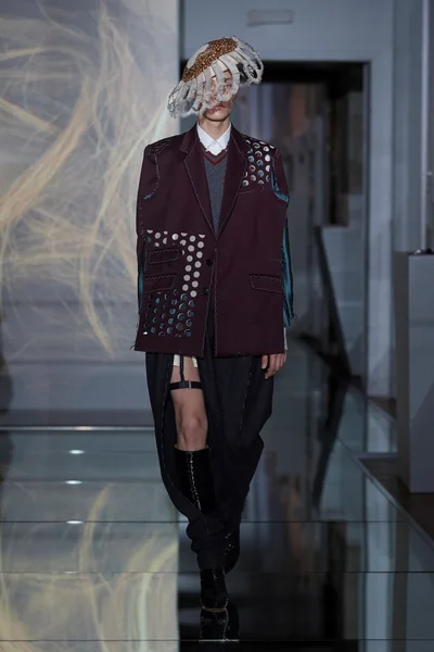 Look 8